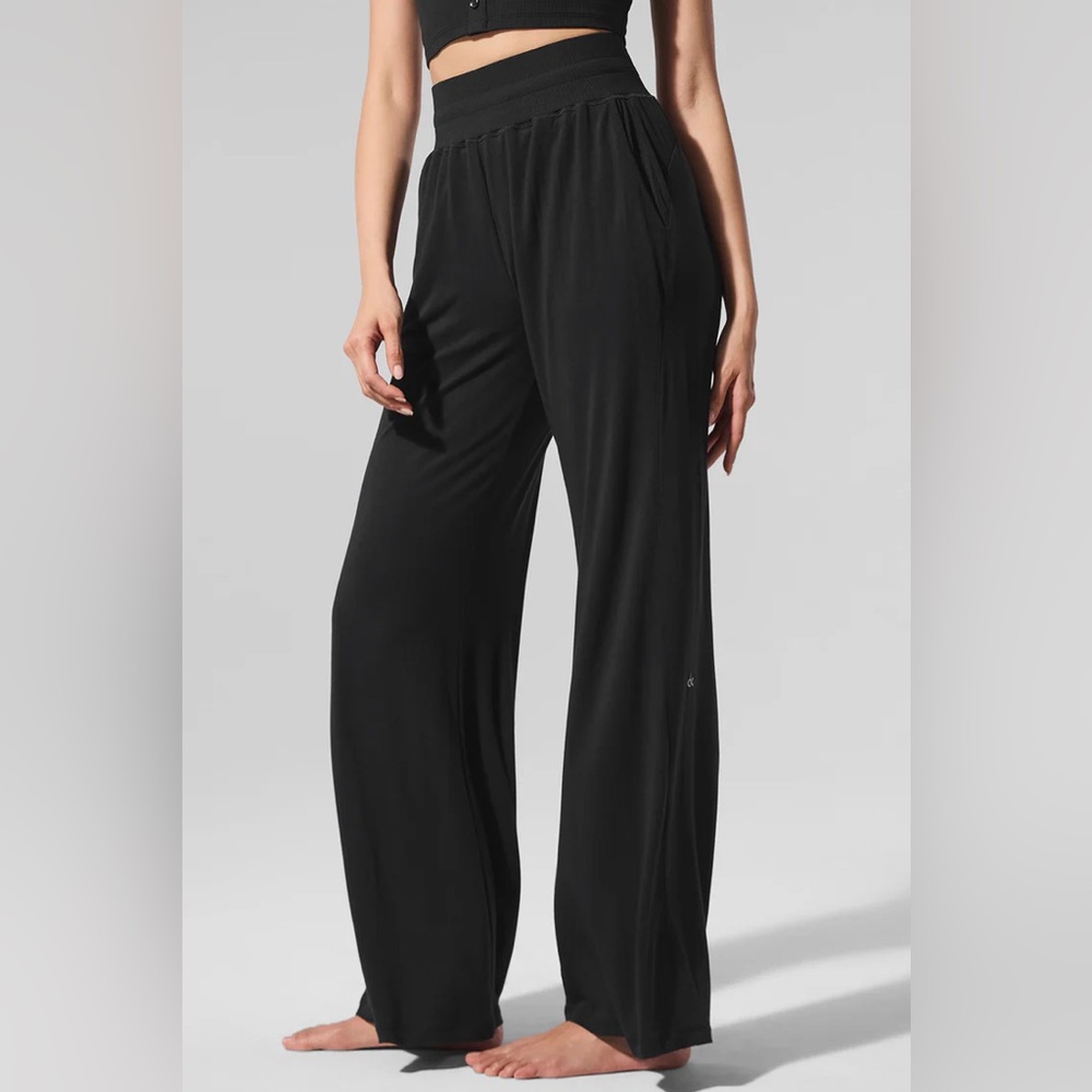 Alo Yoga Semi-Sheer Delicate Lounge Flare Pant (Regular) Black L